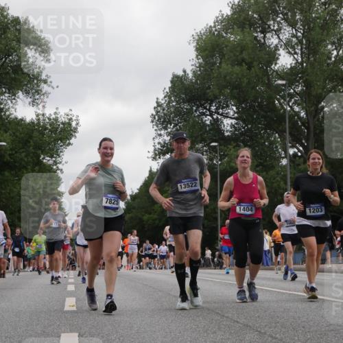 29.06.2025 - hella hamburg halbmarathon Luisa Fischer http://msf.ph/oto/8496508 29.06.2025 10:55:03 Kennedybrücke 166, 1771, 7825, 13522, 141, 1878, 1404, 5062, 1203, 1203, 1404, 1418, 3038, 4878, 5062, 5394, 5716, 6091, 6954, 7770, 7771, 7825, 8040, 8200, 8621, 10614 meine-sportfotos.de