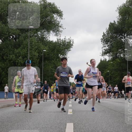 29.06.2025 - hella hamburg halbmarathon Luisa Fischer http://msf.ph/oto/8496543 29.06.2025 10:55:06 Kennedybrücke 15064, 16, 14692, 7771, 4878, 777, 394, 35, 1418, 1203, 1404, 1418, 3038, 4878, 5062, 5394, 5534, 6954, 7770, 7771, 7825, 8040, 8200, 9462, 10830 meine-sportfotos.de