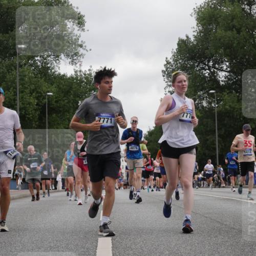 29.06.2025 - hella hamburg halbmarathon Luisa Fischer http://msf.ph/oto/8496558 29.06.2025 10:55:08 Kennedybrücke 166, 14692, 111, 91, 7771, 4878, 7770, 9590, 5534, 35, 1418, 1203, 1404, 1418, 4878, 5062, 5394, 5534, 6954, 7770, 7771, 7825, 8040, 9462, 9590, 10830 meine-sportfotos.de