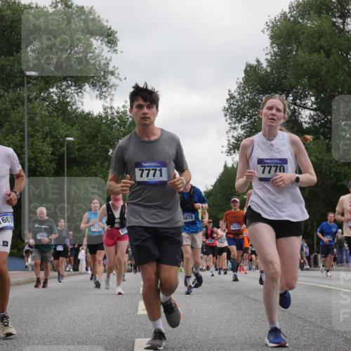 29.06.2025 - hella hamburg halbmarathon Luisa Fischer http://msf.ph/oto/8496562 29.06.2025 10:55:08 Kennedybrücke 1667, 14692, 1110, 916, 7771, 4878, 10830, 7770, 35, 1418, 1203, 1404, 1418, 4878, 5062, 5394, 5534, 6954, 7770, 7771, 7825, 8040, 9462, 9590, 10830 meine-sportfotos.de