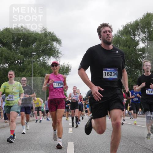 29.06.2025 - hella hamburg halbmarathon Luisa Fischer http://msf.ph/oto/8496696 29.06.2025 10:55:21 Kennedybrücke 1305, 14720, 16234, 9583, 7841, 17527277, 1997, 3934, 4087, 6456, 7691, 7841, 9220, 9460, 9582, 9583, 9594, 9673 meine-sportfotos.de