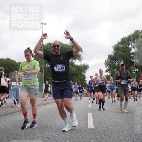 29.06.2025 - hella hamburg halbmarathon Luisa Fischer http://msf.ph/oto/8496721 29.06.2025 10:55:23 Kennedybrücke 1305, 4598, 11608, 11609, 9583, 9582, 3594, 1997, 3934, 4087, 5291, 6456, 6961, 7691, 7841, 9220, 9582, 9583, 9594, 9673 meine-sportfotos.de