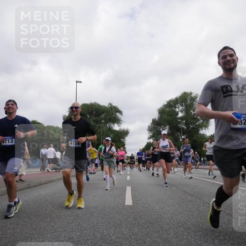 29.06.2025 - hella hamburg halbmarathon Luisa Fischer http://msf.ph/oto/8496793 29.06.2025 10:55:31 Kennedybrücke 4713, 4156, 6961, 529, 6885, 320, 1978, 4087, 4273, 5291, 6406, 6885, 6961, 7691, 8196, 8672, 9068, 9070, 9220, 9594, 9673, 9730, 10342, 10496 meine-sportfotos.de