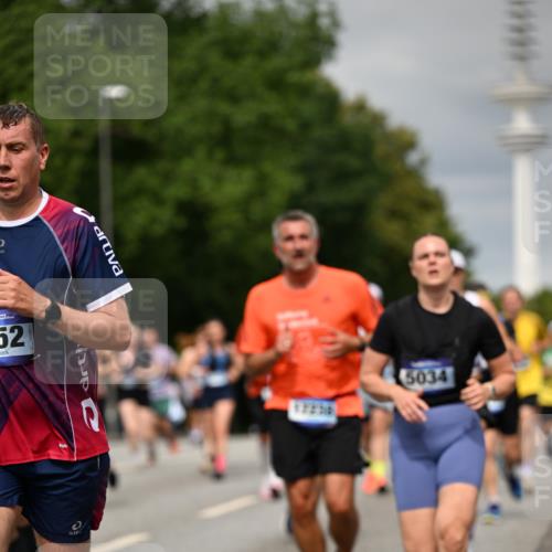 29.06.2025 - hella hamburg halbmarathon Dr. Thomas Lammeyer http://msf.ph/oto/8496796 29.06.2025 10:23:26 Kennedybrücke 1159, 1160, 1325, 1332, 1349, 1708, 1718, 1755, 2017, 2311, 2589, 2703, 2781, 2812, 2895, 3026, 3105, 3118, 3529, 4108, 4110, 4722, 5034, 5080, 5098, 5323, 5449, 6249, 6270, 6542, 6736, 7051, 7143, 7252, 7566, 7844, 8575, 8761, 9252, 9270, 9272, 9652, 9856, 10124, 10129, 10540, 11081 meine-sportfotos.de