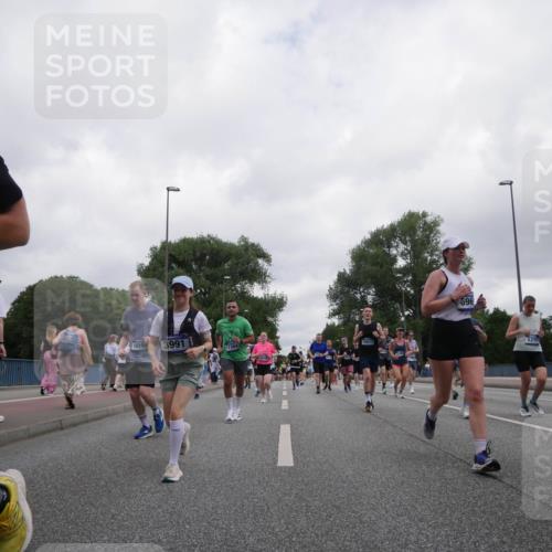29.06.2025 - hella hamburg halbmarathon Luisa Fischer http://msf.ph/oto/8496799 29.06.2025 10:55:32 Kennedybrücke 16595, 3991, 17364, 18817, 596, 5291, 1978, 4087, 4273, 4815, 5291, 6406, 6885, 6961, 7691, 8194, 8196, 8672, 9068, 9070, 9220, 9673, 9730, 10342, 10496 meine-sportfotos.de