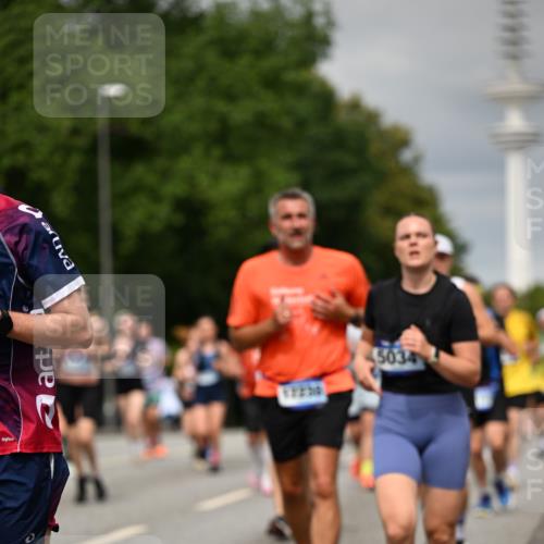 29.06.2025 - hella hamburg halbmarathon Dr. Thomas Lammeyer http://msf.ph/oto/8496800 29.06.2025 10:23:26 Kennedybrücke 1159, 1160, 1325, 1332, 1349, 1708, 1718, 1755, 2017, 2311, 2589, 2703, 2781, 2812, 2895, 3026, 3105, 3118, 3529, 4108, 4110, 4722, 5034, 5080, 5098, 5323, 5449, 6249, 6270, 6542, 6736, 7051, 7143, 7252, 7566, 7844, 8575, 8761, 9252, 9270, 9272, 9652, 9856, 10124, 10129, 10540, 11081 meine-sportfotos.de