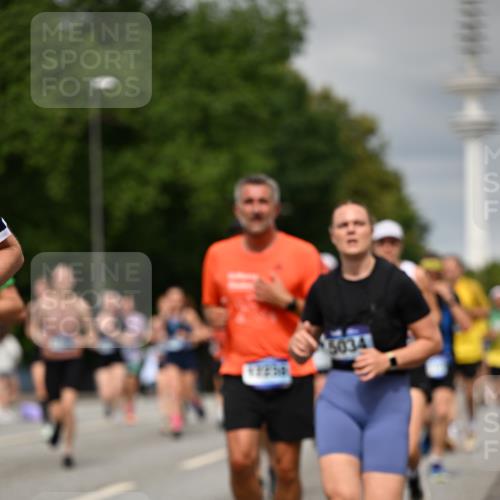 29.06.2025 - hella hamburg halbmarathon Dr. Thomas Lammeyer http://msf.ph/oto/8496808 29.06.2025 10:23:26 Kennedybrücke 1159, 1160, 1325, 1332, 1349, 1708, 1718, 1755, 2017, 2311, 2589, 2703, 2781, 2812, 2895, 3026, 3105, 3118, 3529, 4108, 4110, 4722, 5034, 5080, 5098, 5323, 5449, 6249, 6270, 6542, 6736, 7051, 7143, 7252, 7566, 7844, 8575, 8761, 9252, 9270, 9272, 9652, 9856, 10124, 10129, 10540, 11081 meine-sportfotos.de