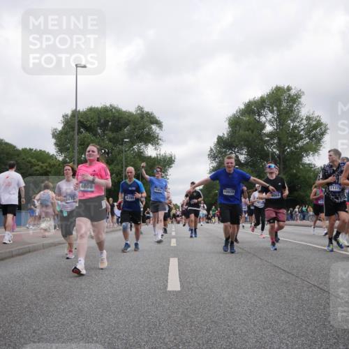 29.06.2025 - hella hamburg halbmarathon Luisa Fischer http://msf.ph/oto/8496824 29.06.2025 10:55:35 Kennedybrücke 8672, 4808, 6404, 10928, 8399, 11299, 9068, 11375, 10342, 1978, 3140, 4273, 4815, 5291, 6406, 6885, 6961, 6985, 8194, 8196, 8672, 9068, 9070, 9730, 10296, 10342, 10496 meine-sportfotos.de
