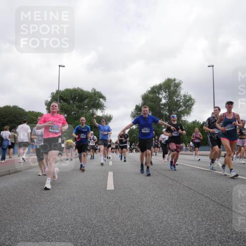 29.06.2025 - hella hamburg halbmarathon Luisa Fischer http://msf.ph/oto/8496828 29.06.2025 10:55:35 Kennedybrücke 8672, 4808, 10928, 8399, 9068, 9730, 10496, 12525, 1978, 3140, 4273, 4815, 5291, 6406, 6885, 6961, 6985, 8194, 8196, 8672, 9068, 9070, 9730, 10296, 10342, 10496 meine-sportfotos.de