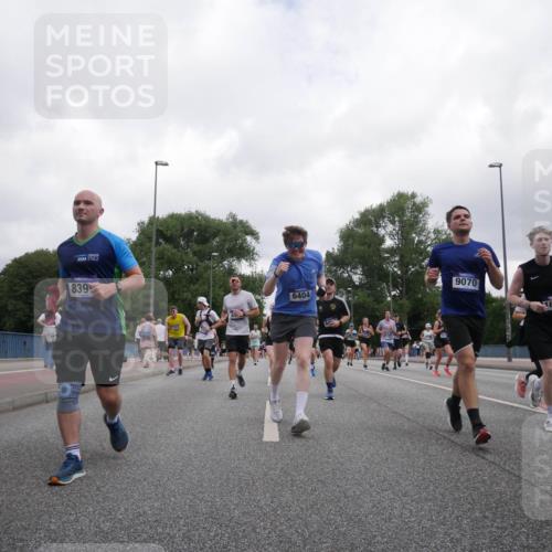 29.06.2025 - hella hamburg halbmarathon Luisa Fischer http://msf.ph/oto/8496848 29.06.2025 10:55:37 Kennedybrücke 10533, 839, 6404, 9070, 78, 9730, 1978, 3140, 4273, 4815, 6406, 6885, 6985, 7737, 8194, 8196, 8672, 9068, 9070, 9730, 10296, 10342, 10496 meine-sportfotos.de