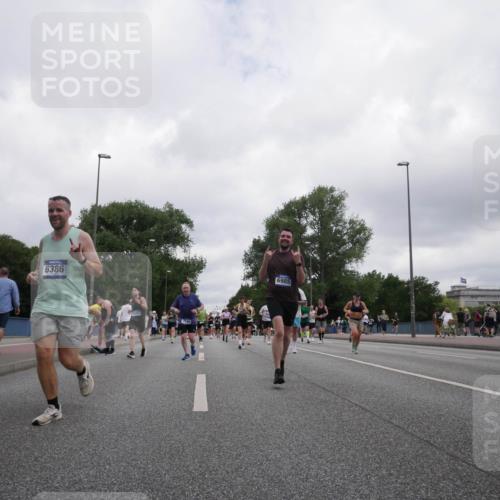 29.06.2025 - hella hamburg halbmarathon Luisa Fischer http://msf.ph/oto/8496920 29.06.2025 10:55:44 Kennedybrücke 6386, 3140, 6985, 1369, 3140, 3645, 4815, 5262, 6671, 6985, 7682, 7737, 8194, 8196, 10296 meine-sportfotos.de