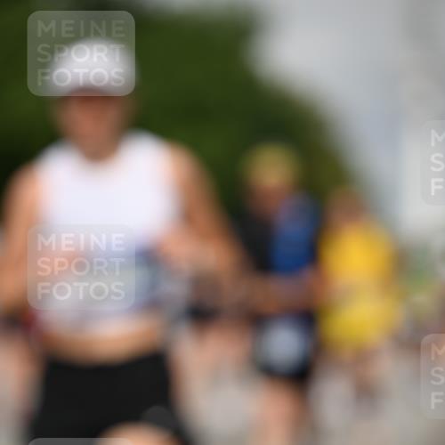 29.06.2025 - hella hamburg halbmarathon Dr. Thomas Lammeyer http://msf.ph/oto/8496945 29.06.2025 10:23:29 Kennedybrücke 1159, 1160, 1325, 1332, 1708, 1718, 1755, 2017, 2311, 2589, 2703, 2812, 2895, 3105, 3118, 3529, 4108, 4110, 4722, 5034, 5080, 5098, 5449, 6249, 6270, 6542, 6736, 7051, 7143, 7252, 7566, 7844, 8575, 8761, 8778, 9252, 9270, 9272, 9652, 9856, 10124, 10129, 10540, 11081 meine-sportfotos.de