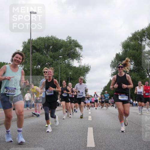 29.06.2025 - hella hamburg halbmarathon Luisa Fischer http://msf.ph/oto/8497031 29.06.2025 10:55:54 Kennedybrücke 2308, 7682, 13538, 13286, 812, 18615, 8251, 8250, 2308, 2593, 3645, 6671, 7682, 8250, 8251, 10600, 10634, 10693, 10884 meine-sportfotos.de