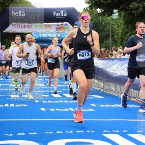 29.06.2025 - hella hamburg halbmarathon Strokosch-Dieckow http://msf.ph/oto/8497037 29.06.2025 10:54:38 Ziel 1125, 1496, 2474, 2561, 3310, 5259, 6587, 7478, 8449, 8798, 9012, 9227, 10040, 10368, 10376, 12186, 12489, 12607, 13147, 14239, 15389, 15408, 15584, 17231, 17765, 19000 meine-sportfotos.de