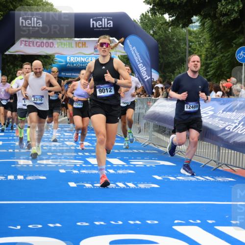 29.06.2025 - hella hamburg halbmarathon Strokosch-Dieckow http://msf.ph/oto/8497047 29.06.2025 10:54:37 Ziel 1125, 1496, 2474, 2561, 3310, 5259, 6587, 7478, 8449, 8798, 9012, 9227, 10040, 10368, 10376, 12489, 12607, 13147, 14239, 15389, 15408, 15584, 17231, 17765, 19000 meine-sportfotos.de