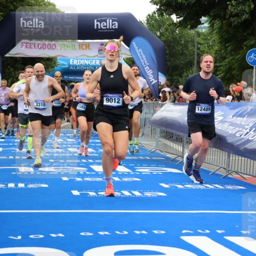 29.06.2025 - hella hamburg halbmarathon Strokosch-Dieckow http://msf.ph/oto/8497055 29.06.2025 10:54:37 Ziel 1125, 1496, 2474, 2561, 3310, 5259, 6587, 7478, 8449, 8798, 9012, 9227, 10040, 10368, 10376, 12489, 12607, 13147, 14239, 15389, 15408, 15584, 17231, 17765, 19000 meine-sportfotos.de
