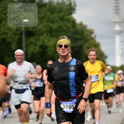 29.06.2025 - hella hamburg halbmarathon Dr. Thomas Lammeyer http://msf.ph/oto/8497059 29.06.2025 10:23:30 Kennedybrücke 1159, 1160, 1325, 1332, 1708, 1718, 1755, 2017, 2311, 2589, 2703, 2812, 2895, 3105, 3118, 3529, 4108, 4110, 4722, 5034, 5080, 5098, 5449, 6249, 6270, 6542, 6736, 7143, 7252, 7566, 7844, 8575, 8761, 8778, 9252, 9270, 9272, 9652, 9856, 10124, 10129, 10540, 10966, 11081 meine-sportfotos.de