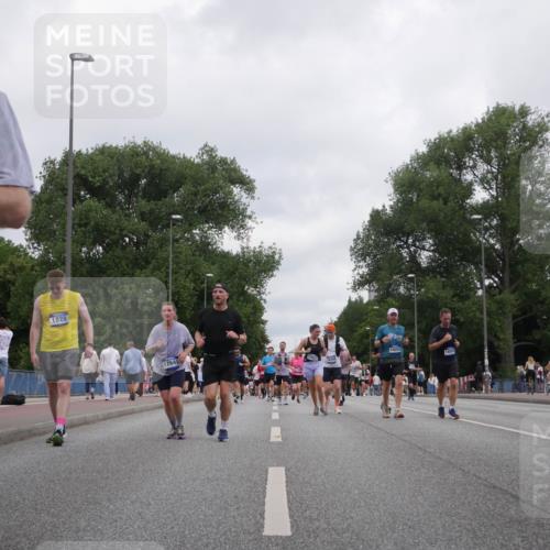 29.06.2025 - hella hamburg halbmarathon Luisa Fischer http://msf.ph/oto/8497070 29.06.2025 10:55:58 Kennedybrücke 1828, 17641, 14704, 16053, 2308, 2593, 3227, 3787, 7735, 8250, 8251, 10600, 10634, 10693, 10884 meine-sportfotos.de
