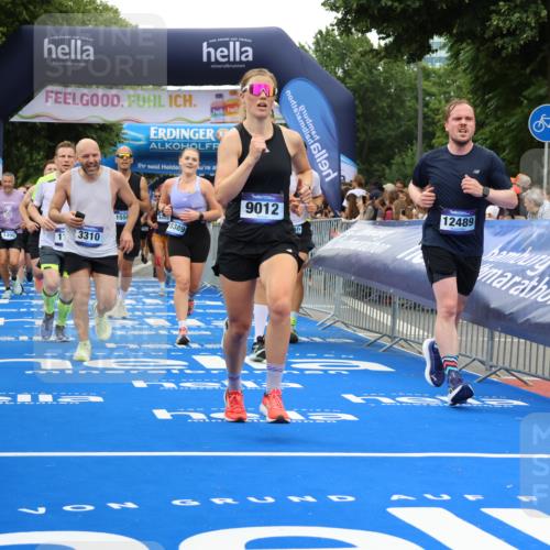 29.06.2025 - hella hamburg halbmarathon Strokosch-Dieckow http://msf.ph/oto/8497073 29.06.2025 10:54:37 Ziel 1125, 1496, 2474, 2561, 3310, 5259, 6587, 7478, 8449, 8798, 9012, 9227, 10040, 10368, 10376, 12489, 12607, 13147, 14239, 15389, 15408, 15584, 17231, 17765, 19000 meine-sportfotos.de