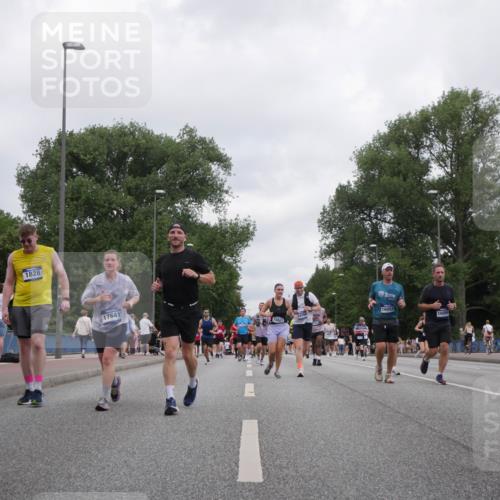 29.06.2025 - hella hamburg halbmarathon Luisa Fischer http://msf.ph/oto/8497081 29.06.2025 10:55:59 Kennedybrücke 1828, 17641, 10884, 14704, 16053, 16056, 2593, 3227, 3787, 7735, 8250, 8251, 10600, 10693, 10884 meine-sportfotos.de