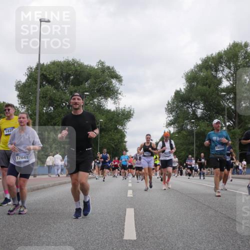 29.06.2025 - hella hamburg halbmarathon Luisa Fischer http://msf.ph/oto/8497087 29.06.2025 10:56:00 Kennedybrücke 1828, 17641, 16053, 10884, 16056, 14704, 2593, 2988, 3227, 3787, 7735, 8250, 8251, 9340, 10600, 10693, 10884 meine-sportfotos.de
