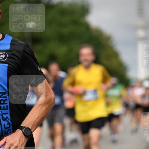 29.06.2025 - hella hamburg halbmarathon Dr. Thomas Lammeyer http://msf.ph/oto/8497102 29.06.2025 10:23:31 Kennedybrücke 1159, 1160, 1325, 1332, 1708, 1718, 1755, 2017, 2589, 2703, 2812, 2895, 3105, 3118, 3529, 4108, 4110, 4170, 4722, 5034, 5080, 5098, 5178, 5449, 6249, 6270, 6542, 6736, 7143, 7252, 7566, 7844, 8575, 8761, 8778, 9252, 9270, 9272, 9856, 10124, 10129, 10540, 10966, 11081 meine-sportfotos.de