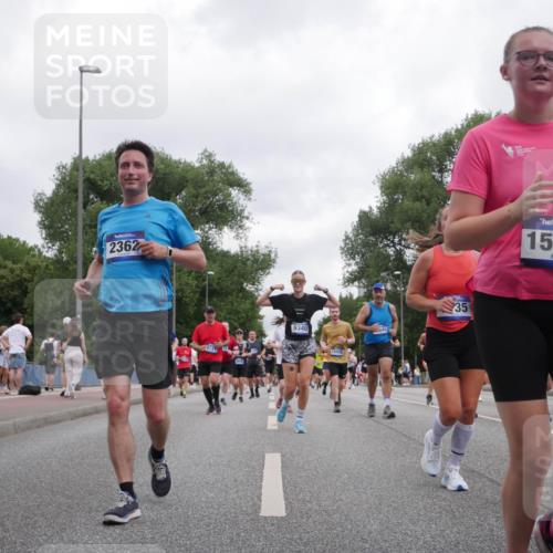29.06.2025 - hella hamburg halbmarathon Luisa Fischer http://msf.ph/oto/8497166 29.06.2025 10:56:08 Kennedybrücke 2362, 9731, 9340, 15438, 645, 35, 15447, 2420, 2983, 2988, 3227, 3787, 6135, 6604, 7511, 7735, 7871, 9340 meine-sportfotos.de