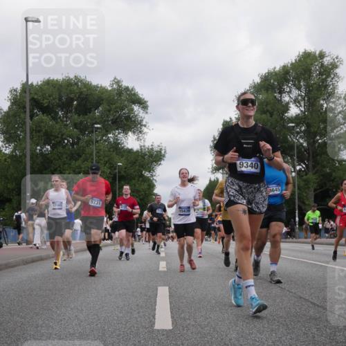 29.06.2025 - hella hamburg halbmarathon Luisa Fischer http://msf.ph/oto/8497186 29.06.2025 10:56:09 Kennedybrücke 9731, 12065, 8125, 6135, 15439, 6604, 9340, 3645, 14897, 2420, 2983, 2988, 3227, 6135, 6604, 7032, 7511, 7735, 7871, 9340, 10417 meine-sportfotos.de