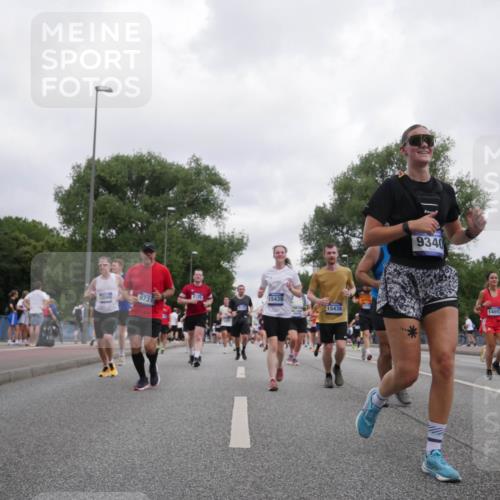 29.06.2025 - hella hamburg halbmarathon Luisa Fischer http://msf.ph/oto/8497188 29.06.2025 10:56:10 Kennedybrücke 12065, 9731, 15439, 15438, 9340, 14897, 7871, 2420, 2983, 2988, 3227, 6135, 6604, 7032, 7511, 7735, 7871, 9340, 10080, 10417, 10568 meine-sportfotos.de