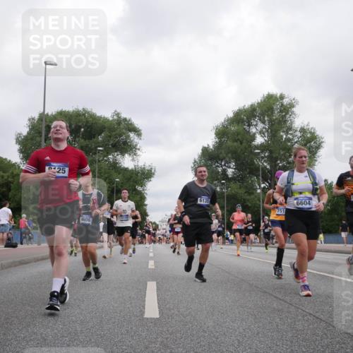 29.06.2025 - hella hamburg halbmarathon Luisa Fischer http://msf.ph/oto/8497214 29.06.2025 10:56:13 Kennedybrücke 125, 4606, 10, 12193, 6135, 751, 6604, 18751, 2420, 2983, 2988, 6135, 6604, 7032, 7511, 7690, 7871, 9340, 10080, 10417, 10568 meine-sportfotos.de