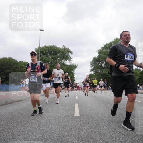 29.06.2025 - hella hamburg halbmarathon Luisa Fischer http://msf.ph/oto/8497227 29.06.2025 10:56:15 Kennedybrücke 10, 12193, 4606, 1270, 6135, 2420, 2983, 6135, 6604, 7032, 7511, 7690, 10080, 10417, 10568, 10879 meine-sportfotos.de