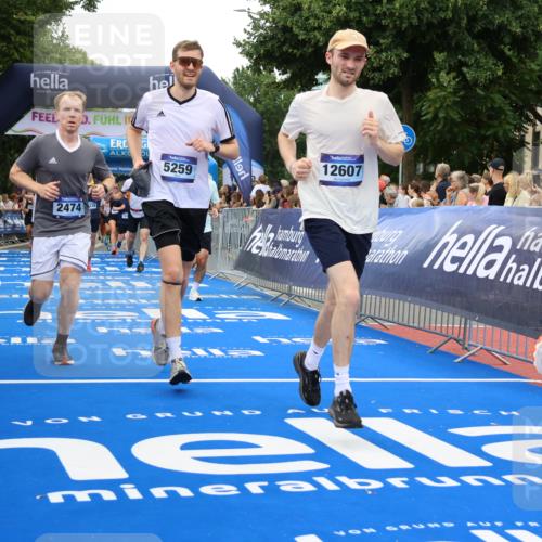 29.06.2025 - hella hamburg halbmarathon Strokosch-Dieckow http://msf.ph/oto/8497239 29.06.2025 10:54:32 Ziel 1125, 2474, 3794, 4868, 5259, 7129, 8798, 9012, 10040, 10368, 10376, 11009, 11797, 11799, 12321, 12489, 12607, 15146, 17765, 19067 meine-sportfotos.de