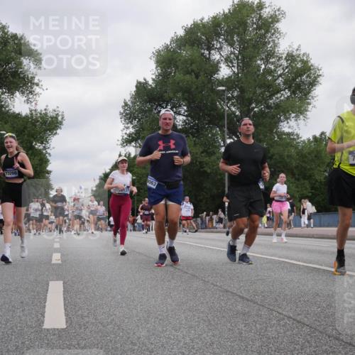 29.06.2025 - hella hamburg halbmarathon Luisa Fischer http://msf.ph/oto/8497247 29.06.2025 10:56:20 Kennedybrücke 13207, 13208, 137, 9063, 10879, 7690, 2420, 4595, 7032, 7690, 10080, 10417, 10568, 10879 meine-sportfotos.de