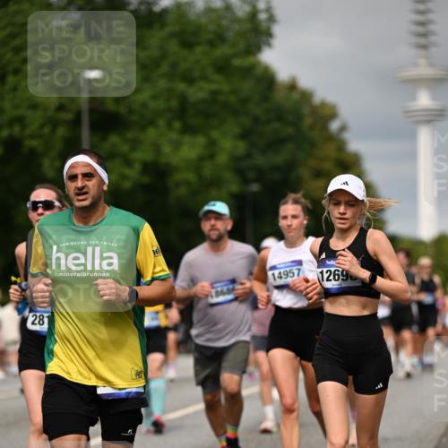 29.06.2025 - hella hamburg halbmarathon Dr. Thomas Lammeyer http://msf.ph/oto/8497261 29.06.2025 10:23:35 Kennedybrücke 1159, 1160, 1325, 1332, 1708, 1718, 1755, 2017, 2405, 2589, 2703, 2795, 2812, 2895, 2993, 2995, 3105, 3118, 3446, 4108, 4110, 4170, 4722, 5034, 5080, 5178, 5449, 6249, 6270, 6542, 6736, 7143, 7249, 7252, 8427, 8537, 8761, 8778, 9252, 9270, 9272, 9856, 10124, 10129, 10540, 10966, 11081 meine-sportfotos.de