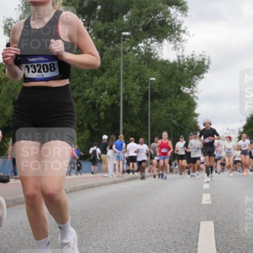 29.06.2025 - hella hamburg halbmarathon Luisa Fischer http://msf.ph/oto/8497269 29.06.2025 10:56:23 Kennedybrücke 13208, 4595, 7690, 9368, 10080, 10568, 10879 meine-sportfotos.de
