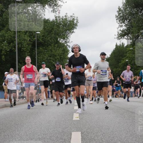 29.06.2025 - hella hamburg halbmarathon Luisa Fischer http://msf.ph/oto/8497306 29.06.2025 10:56:26 Kennedybrücke 18221, 5360, 18988, 1152, 12994, 10661, 742, 11899, 189, 4595, 11268, 14977, 4595, 9368, 10879 meine-sportfotos.de