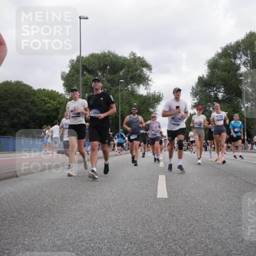 29.06.2025 - hella hamburg halbmarathon Luisa Fischer http://msf.ph/oto/8497362 29.06.2025 10:56:32 Kennedybrücke 1822, 18568, 12994, 18106, 11520, 11489, 11974, 10661, 11268, 18993, 2291, 4595, 7039, 9368, 10490 meine-sportfotos.de