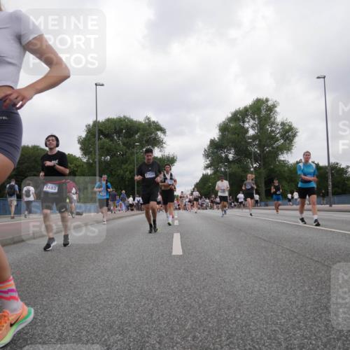 29.06.2025 - hella hamburg halbmarathon Luisa Fischer http://msf.ph/oto/8497408 29.06.2025 10:56:36 Kennedybrücke 11974, 7483, 5428, 11520, 4961, 2291, 6044, 7039, 7890, 8414, 10490 meine-sportfotos.de
