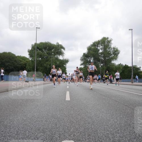 29.06.2025 - hella hamburg halbmarathon Luisa Fischer http://msf.ph/oto/8497483 29.06.2025 10:56:41 Kennedybrücke 12219, 17577, 1753, 2291, 6041, 6044, 7039, 7890, 8414, 8515, 10490 meine-sportfotos.de
