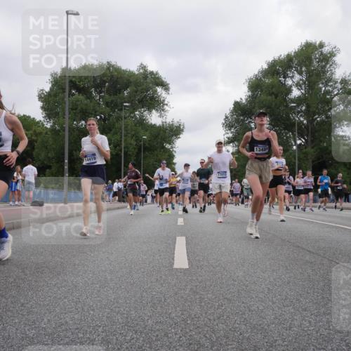 29.06.2025 - hella hamburg halbmarathon Luisa Fischer http://msf.ph/oto/8497514 29.06.2025 10:56:44 Kennedybrücke 12219, 14419, 13326, 6044, 17012, 13489, 7890, 1753, 2291, 5562, 6041, 6044, 7611, 7890, 8212, 8414, 8515, 9103, 9545 meine-sportfotos.de