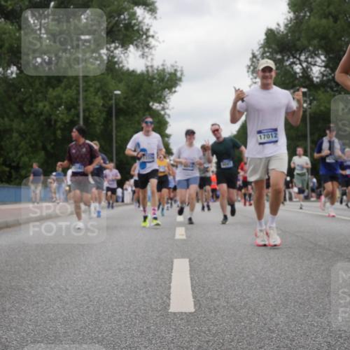 29.06.2025 - hella hamburg halbmarathon Luisa Fischer http://msf.ph/oto/8497528 29.06.2025 10:56:44 Kennedybrücke 419, 17012, 13489, 1753, 2291, 5562, 6041, 6044, 7611, 7890, 8212, 8414, 8515, 9103, 9545 meine-sportfotos.de