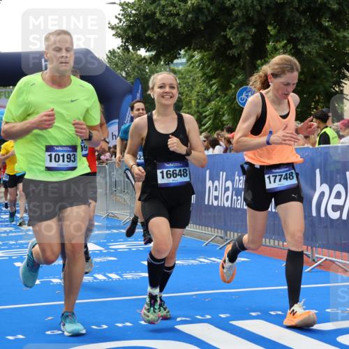 29.06.2025 - hella hamburg halbmarathon Strokosch-Dieckow http://msf.ph/oto/8497579 29.06.2025 10:44:10 Ziel 1391, 1413, 1415, 2816, 3021, 4999, 5231, 5275, 5884, 7005, 8722, 9444, 9633, 10193, 10930, 12159, 13123, 14686, 14687, 15225, 15280, 16301, 16316, 16506, 16648, 16697, 16893, 17748, 17977, 18004, 18691 meine-sportfotos.de