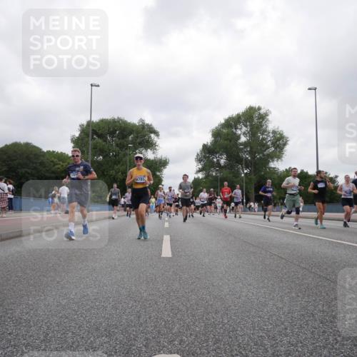 29.06.2025 - hella hamburg halbmarathon Luisa Fischer http://msf.ph/oto/8497583 29.06.2025 10:56:49 Kennedybrücke 1814, 9785, 179, 11919, 1753, 5562, 6041, 6044, 6913, 7611, 8212, 8414, 8515, 9103, 9545, 9685 meine-sportfotos.de