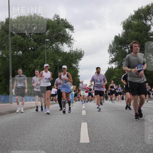 29.06.2025 - hella hamburg halbmarathon Luisa Fischer http://msf.ph/oto/8497611 29.06.2025 10:56:51 Kennedybrücke 17236, 1391, 12127, 12128, 15118, 13, 9103, 7611, 1753, 3226, 4591, 5562, 6913, 7611, 8212, 8515, 8906, 9103, 9545, 9685 meine-sportfotos.de