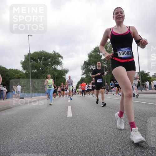 29.06.2025 - hella hamburg halbmarathon Luisa Fischer http://msf.ph/oto/8497667 29.06.2025 10:56:56 Kennedybrücke 17236, 9685, 11914, 18083, 1900, 2528, 2701, 3226, 4591, 5562, 6913, 7068, 7611, 7876, 8212, 8906, 9103, 9685, 10175 meine-sportfotos.de