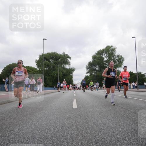 29.06.2025 - hella hamburg halbmarathon Luisa Fischer http://msf.ph/oto/8497759 29.06.2025 10:57:05 Kennedybrücke 10055, 10175, 1900, 2701, 7681, 1789, 1900, 1984, 2146, 2528, 2701, 4626, 5857, 6273, 7068, 7876, 9531, 10175 meine-sportfotos.de