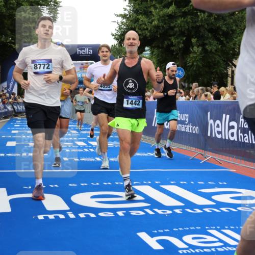 29.06.2025 - hella hamburg halbmarathon Strokosch-Dieckow http://msf.ph/oto/8497761 29.06.2025 10:54:23 Ziel 1267, 1442, 3426, 3794, 4635, 4868, 6511, 6512, 7129, 8223, 8772, 11009, 11430, 11797, 11799, 12321, 12362, 13289, 13803, 15146, 15946, 16327, 16574, 16750, 16879, 17087, 17698, 18268, 19067 meine-sportfotos.de