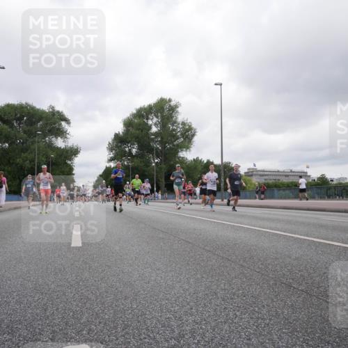 29.06.2025 - hella hamburg halbmarathon Luisa Fischer http://msf.ph/oto/8497767 29.06.2025 10:57:07 Kennedybrücke 2, 1789, 1900, 1984, 2146, 2528, 2701, 4626, 5817, 5857, 6273, 7876, 8189, 9531, 10175 meine-sportfotos.de