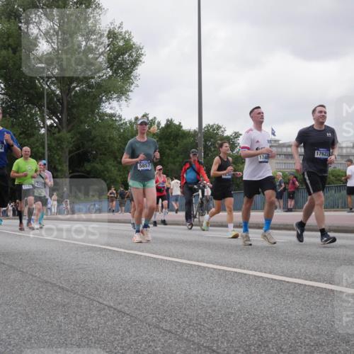 29.06.2025 - hella hamburg halbmarathon Luisa Fischer http://msf.ph/oto/8497774 29.06.2025 10:57:08 Kennedybrücke 18902, 2146, 6273, 5857, 1789, 8365, 17487, 17622, 1789, 1900, 1984, 2146, 2528, 2701, 4626, 5817, 5857, 6273, 8189, 9531, 10175 meine-sportfotos.de