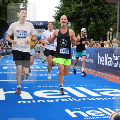 29.06.2025 - hella hamburg halbmarathon Strokosch-Dieckow http://msf.ph/oto/8497775 29.06.2025 10:54:23 Ziel 1267, 1442, 3426, 3794, 4635, 4868, 6511, 6512, 7129, 8223, 8772, 11009, 11430, 11797, 11799, 12321, 12362, 13289, 13803, 15146, 15946, 16327, 16574, 16750, 16879, 17087, 17698, 18268, 19067 meine-sportfotos.de